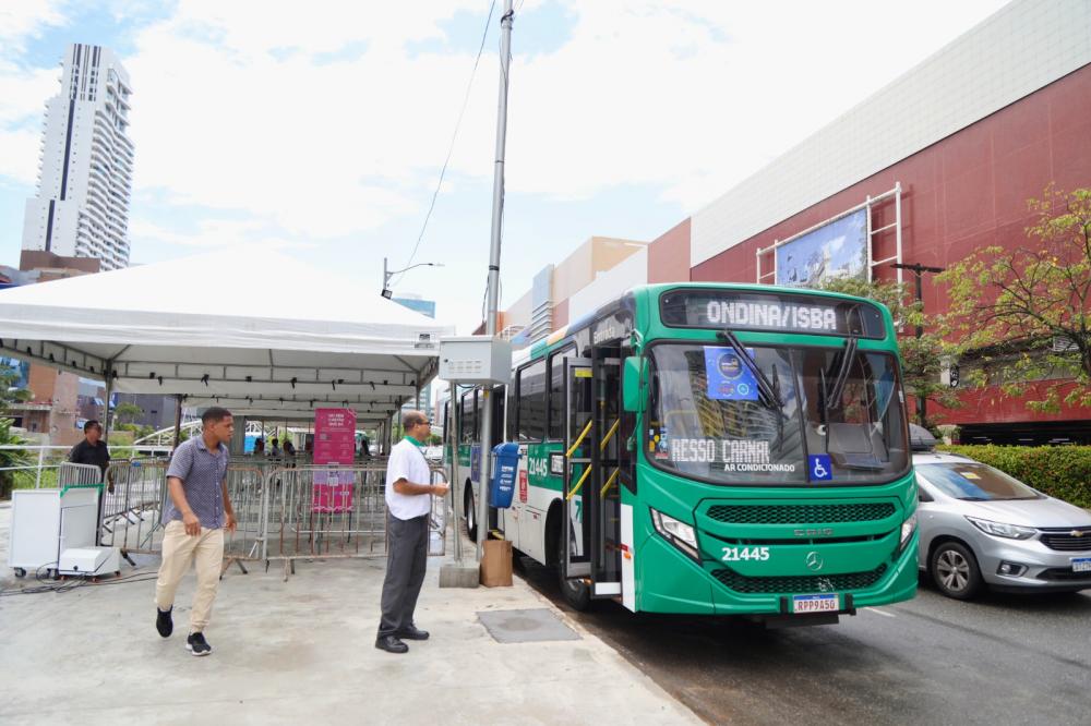 Expresso Salvador inicia operação e facilita acesso de foliões aos circuitos do Carnaval