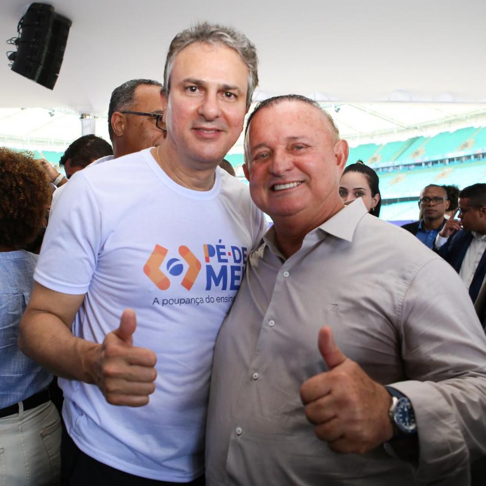 Adolfo Menezes participa de lançamento do Programa Pé-de-Meia na Bahia