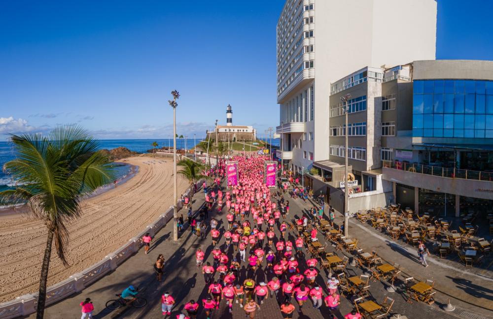 Com apoio da Prefeitura, Corrida da Mulher reúne mais de 2 mil participantes na orla de Salvador