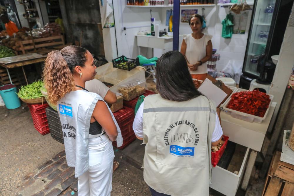 Vigilância Sanitária promove ação inspeção e educação com foco na Semana Santa