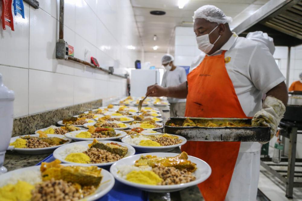 Restaurantes Populares da Prefeitura oferecem cardápio especial de Semana Santa nesta quinta (28)