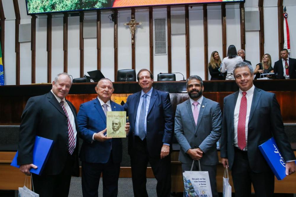 ALBA recebe visita do corregedor nacional de Justiça