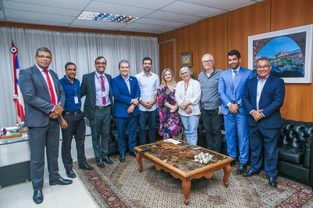Ivana Bastos fecha acordos com o Sindicato dos Servidores da Assembleia Legislativa da Bahia (SINDALBA), acatando partes de suas reivindicações