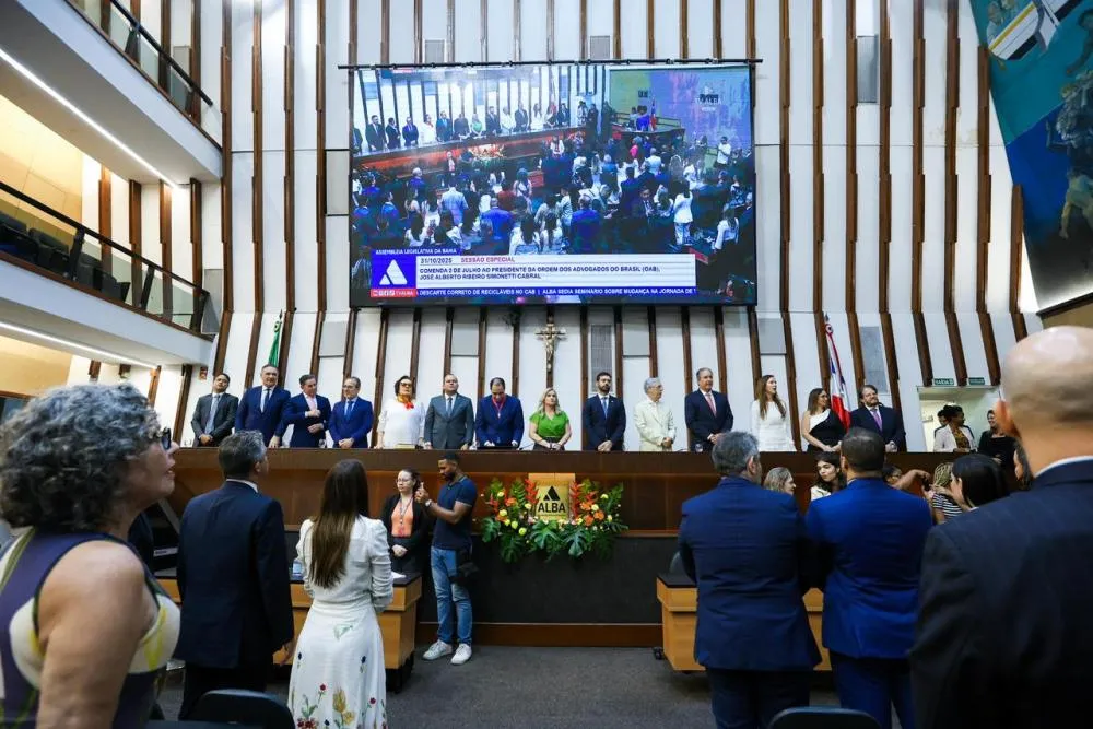 Ivana Bastos diz que concessão de comenda ao presidente da OAB nacional é celebração à advocacia