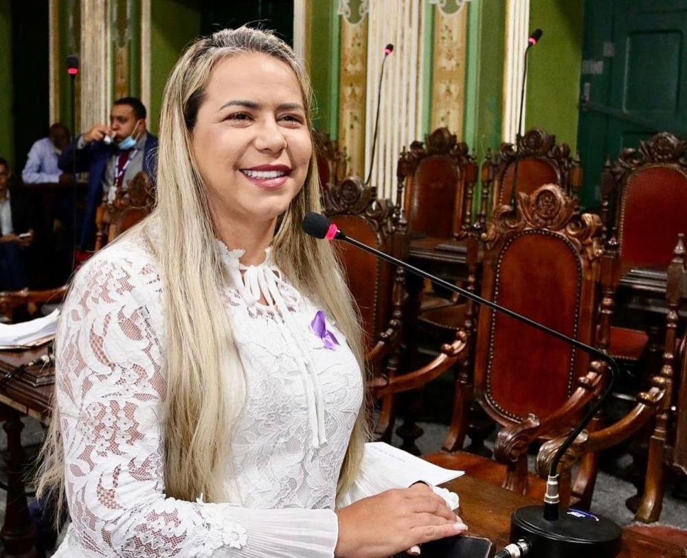 Débora Santana assume a liderança da bancada do PDT na Câmara