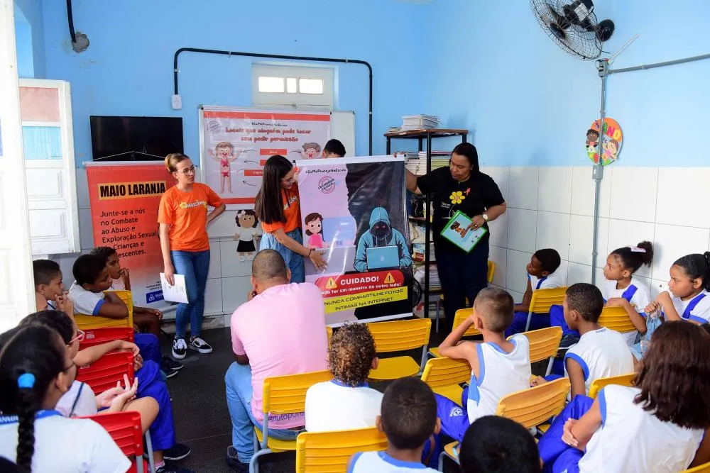 Maio Laranja: Prefeitura leva às escolas orientações de combate ao abuso sexual infantojuvenil