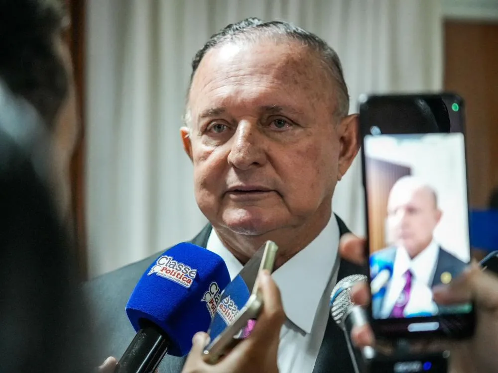 Adolfo Menezes diz que PEC das Praias é colocar “jabuti pra subir em árvore”