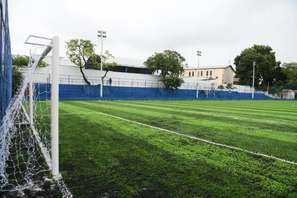 Prefeitura inaugura 50º campo sintético de Salvador na Arena Pronaica, em Cajazeiras