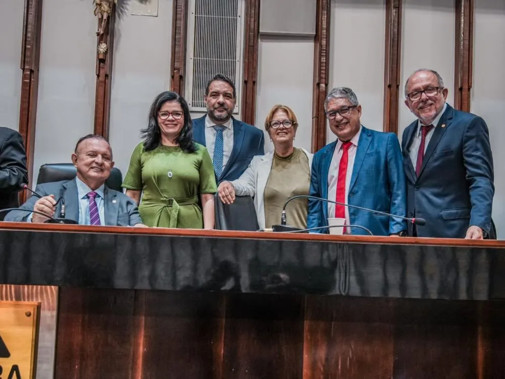 Adolfo Menezes ressalta a elevada produção legislativa da ALBA no semestre
