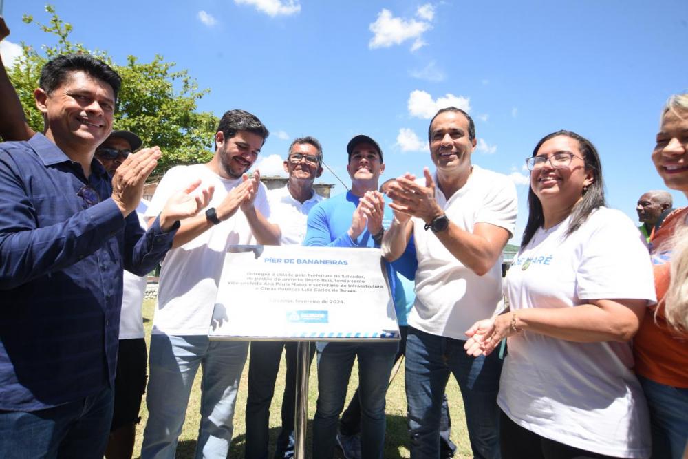 Prefeitura entrega novo píer, contenções de encosta, praças e quadra de futebol em Ilha de Maré